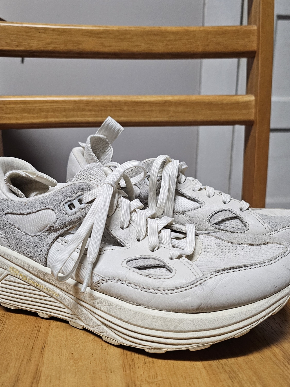 Brand Black Aura 130 White Neutral Walking Jogging Comfortable Women's Size 8.5